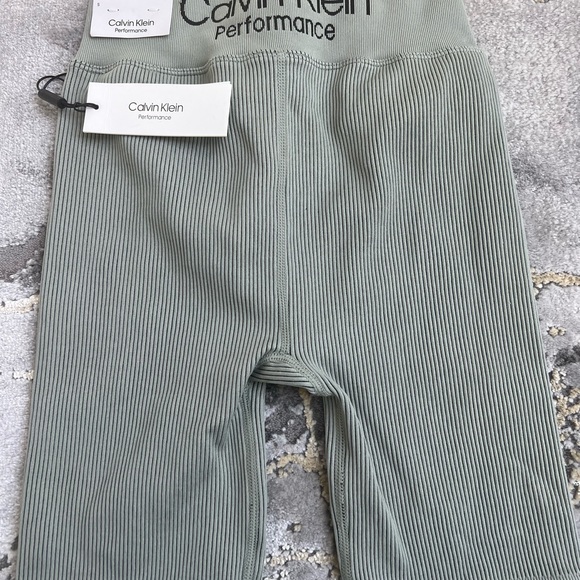 Calvin Klein Performance - Picture 4 of 6